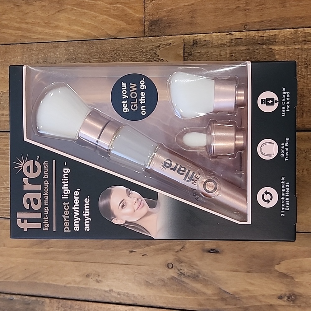 Flare, Light-Up Makeup Brush